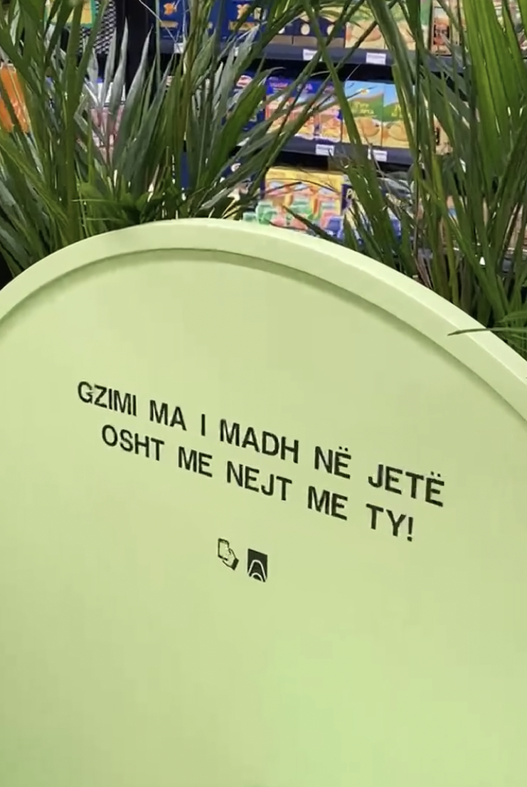 Sekrete shtetërore, halle publike