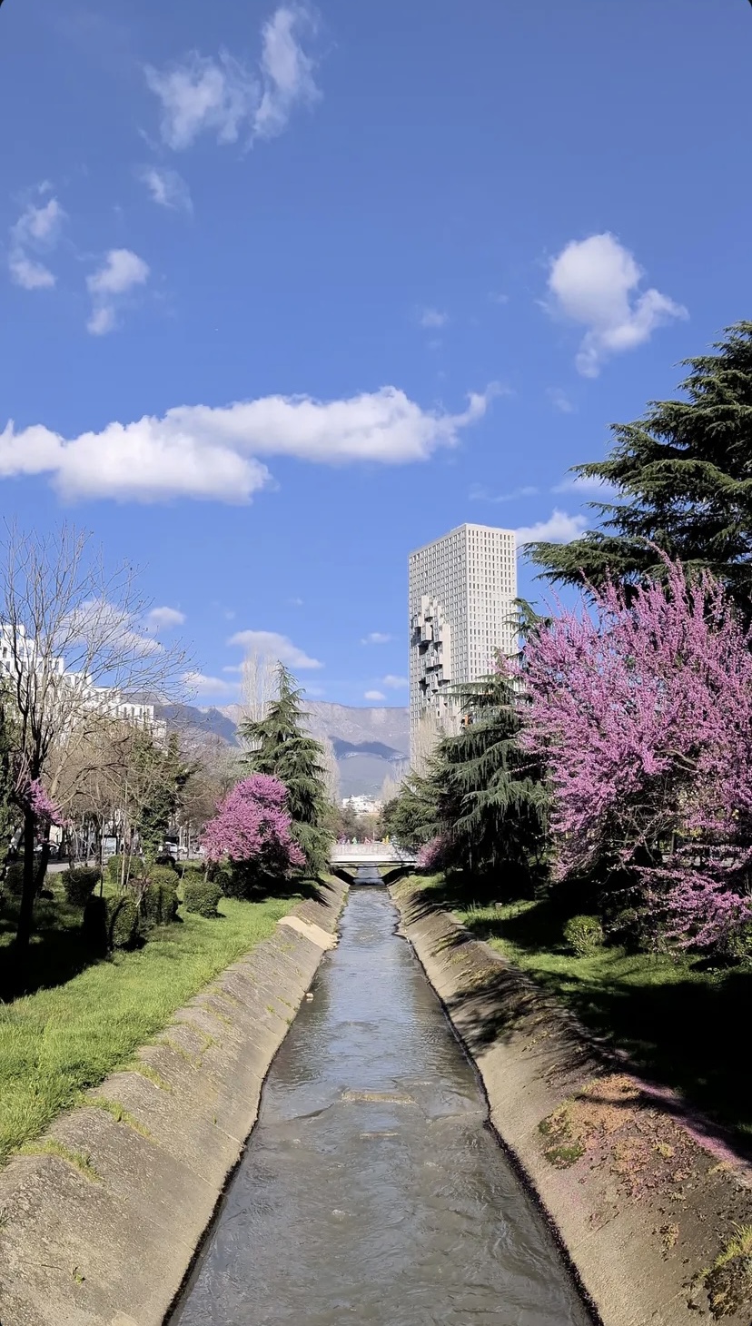 Bash në të tashmën, kjo është çka po ndodhë në Shqipëri?