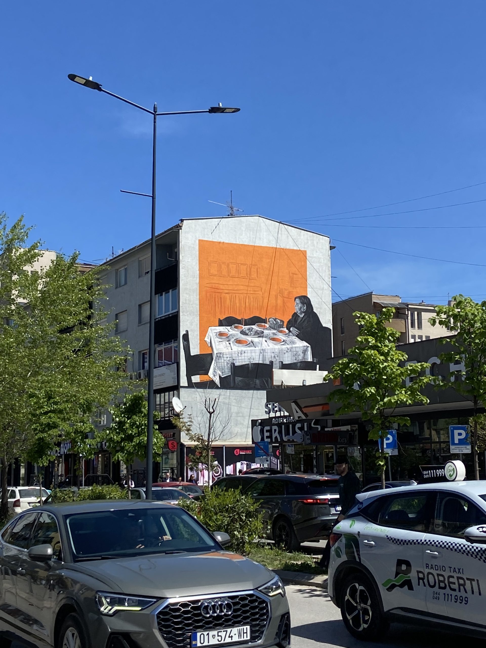 Pritja 27-vjeçare e Ferdonije Qerkezit tashmë në muralin më të ri në Prishtinë